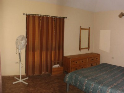 Chalet con pileta y parque a tres cuadras río en Fantasio.