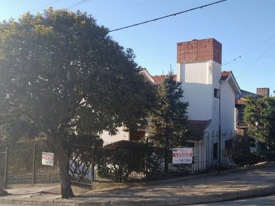 Dos Chalets Oportunidad Jose Muñoz a cuadras centro