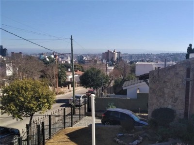 Dos Chalets Oportunidad Jose Muñoz a cuadras centro